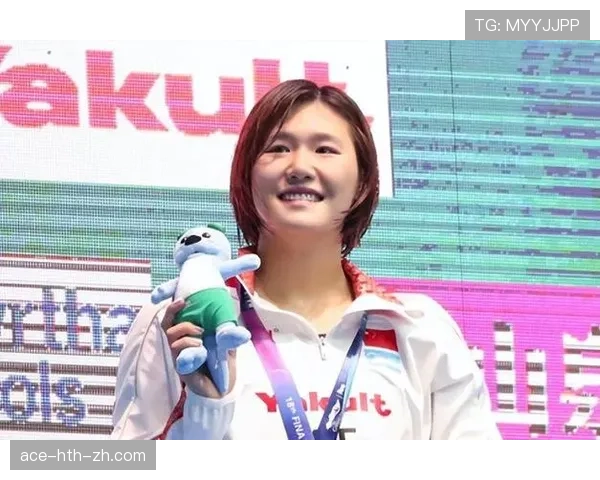 刷到叶诗文的生活照：训练狠到爆，街拍像卡里有无限额